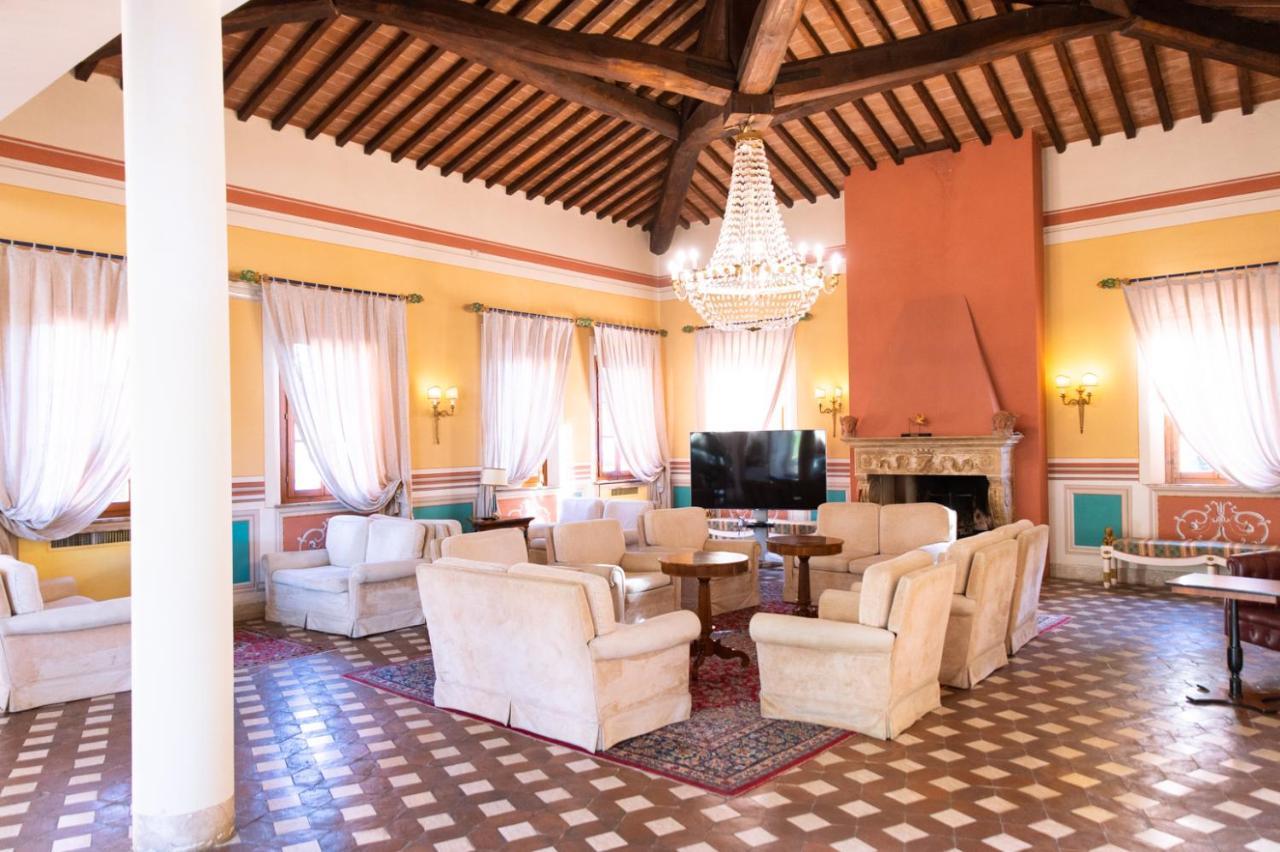 Il Piccolo Castello Hotel Monteriggioni Exterior photo